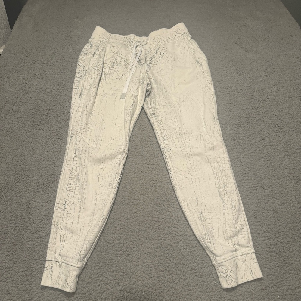 Lululemon Women's Sz 10 Warm Down Jogger Pants 7/8 Length Thread Dye White Black